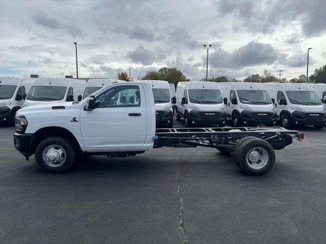 2024 RAM Ram 3500 Chassis Cab RAM 3500 TRADESMAN CHASSIS REGULAR CAB 4X4 84 CA