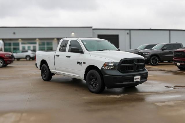 2024 RAM Ram 1500 Classic RAM 1500 CLASSIC TRADESMAN QUAD CAB 4X4 64 BOX