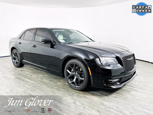 2023 Chrysler 300 Touring L