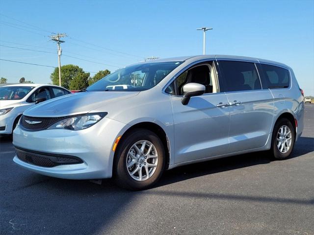 2022 Chrysler Voyager LX