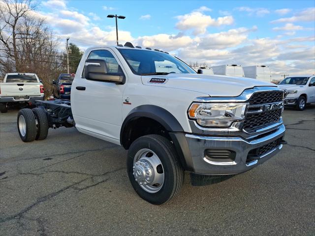 2024 RAM Ram 5500 Chassis Cab RAM 5500 TRADESMAN CHASSIS REGULAR CAB 4X4 84 CA