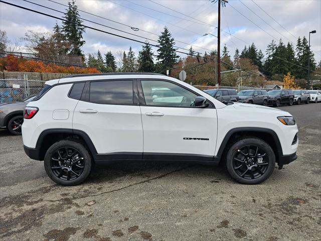 2025 Jeep Compass COMPASS LATITUDE 4X4