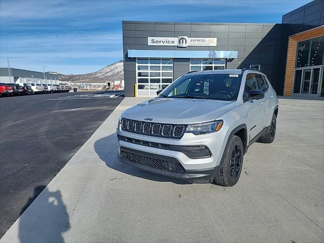 2025 Jeep Compass COMPASS LATITUDE 4X4