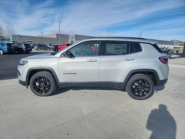 2025 Jeep Compass COMPASS LATITUDE 4X4