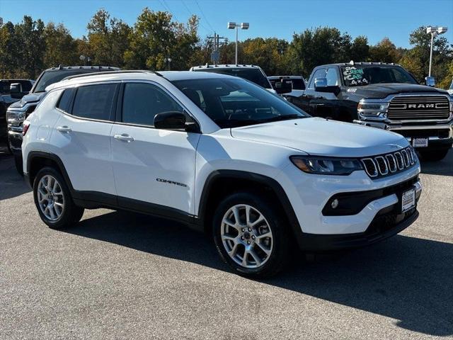 2025 Jeep Compass COMPASS LATITUDE 4X4