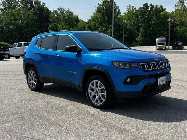 2025 Jeep Compass COMPASS LATITUDE 4X4