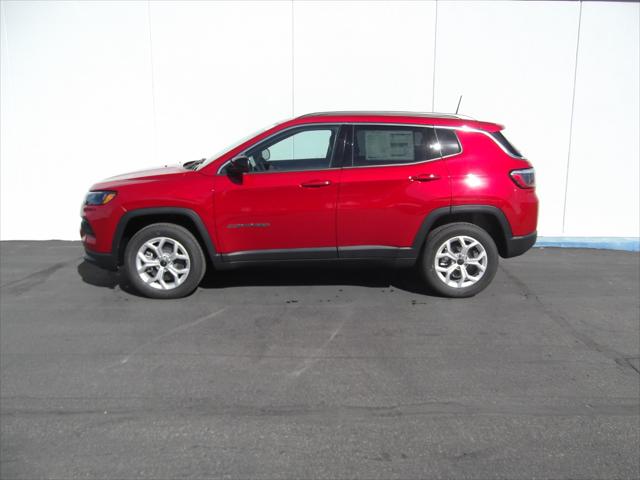 2025 Jeep Compass COMPASS LATITUDE 4X4
