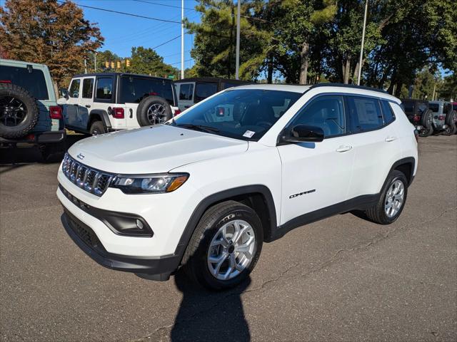 2025 Jeep Compass COMPASS LATITUDE 4X4