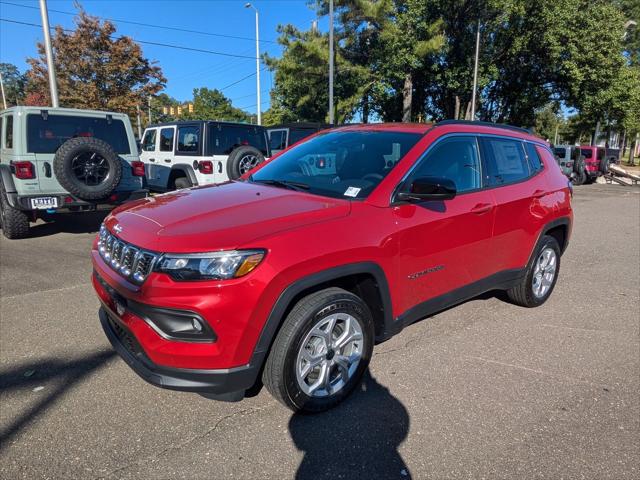 2025 Jeep Compass COMPASS LATITUDE 4X4