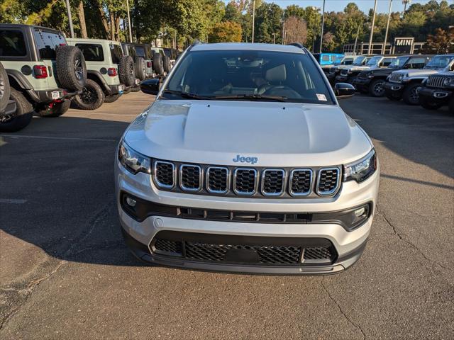 2025 Jeep Compass COMPASS LATITUDE 4X4
