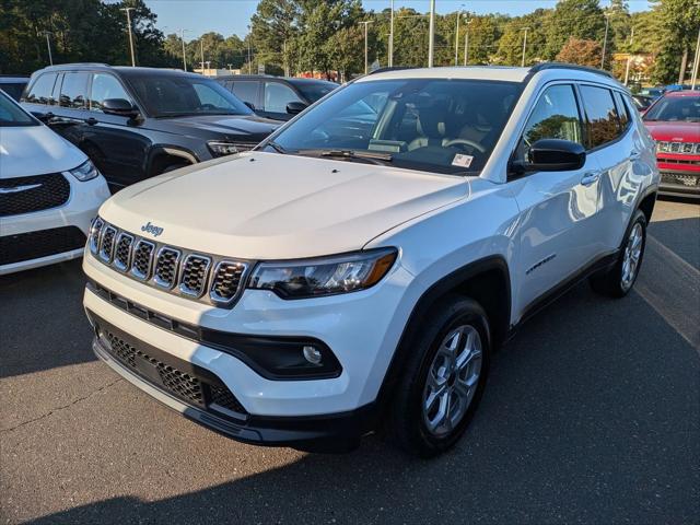 2025 Jeep Compass COMPASS LATITUDE 4X4