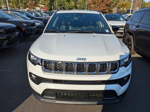 2025 Jeep Compass COMPASS LATITUDE 4X4