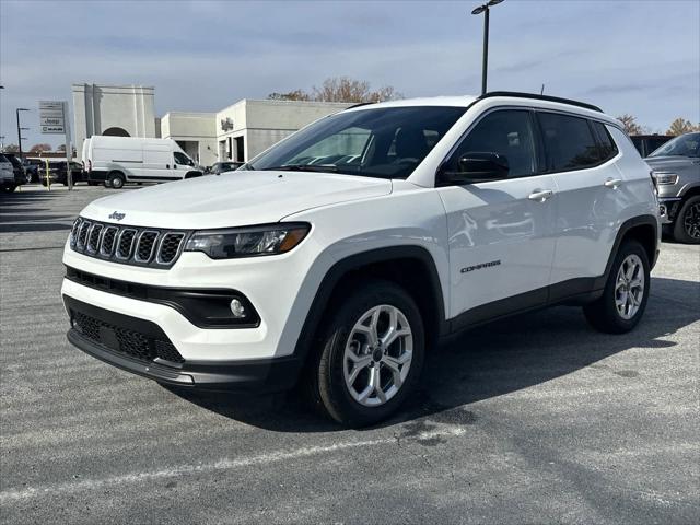 2025 Jeep Compass COMPASS LATITUDE 4X4