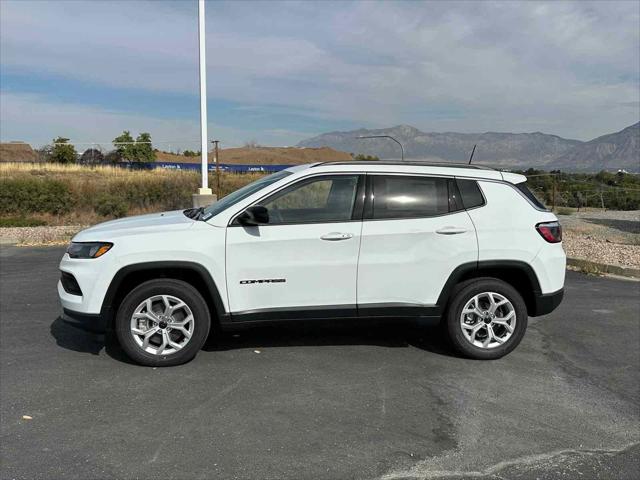 2025 Jeep Compass COMPASS LATITUDE 4X4