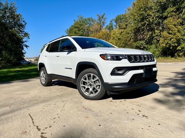 2025 Jeep Compass COMPASS LATITUDE 4X4