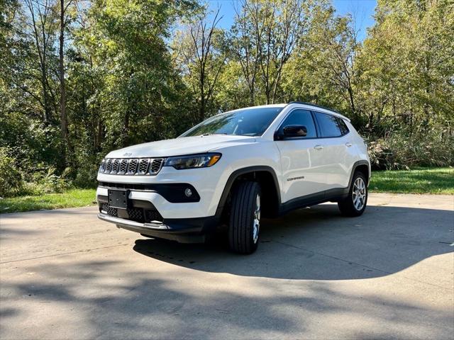 2025 Jeep Compass COMPASS LATITUDE 4X4