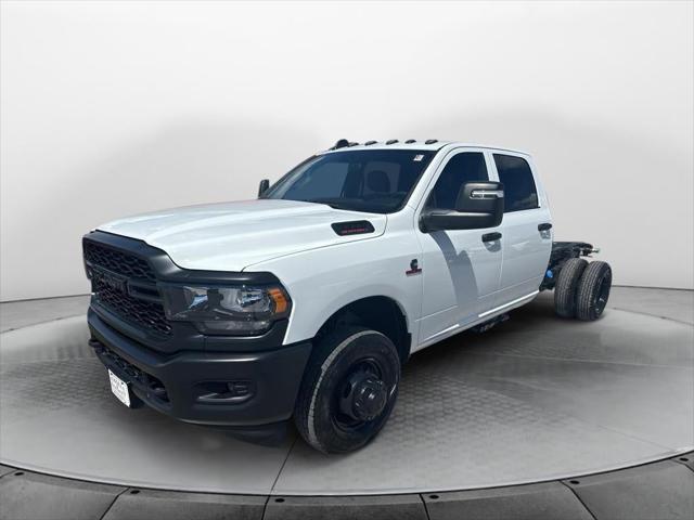 2024 RAM Ram 3500 Chassis Cab RAM 3500 TRADESMAN CREW CAB CHASSIS 4X4 60 CA