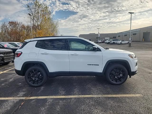 2025 Jeep Compass COMPASS LATITUDE 4X4