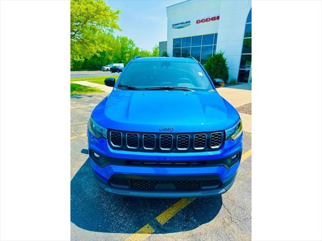 2025 Jeep Compass COMPASS LATITUDE 4X4