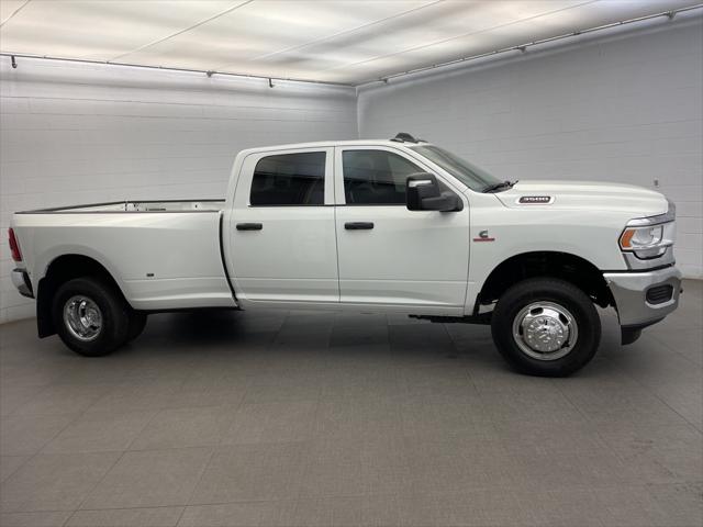 2024 RAM Ram 3500 RAM 3500 TRADESMAN CREW CAB 4X4 8 BOX