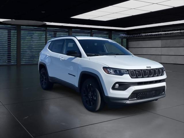 2025 Jeep Compass COMPASS LATITUDE 4X4