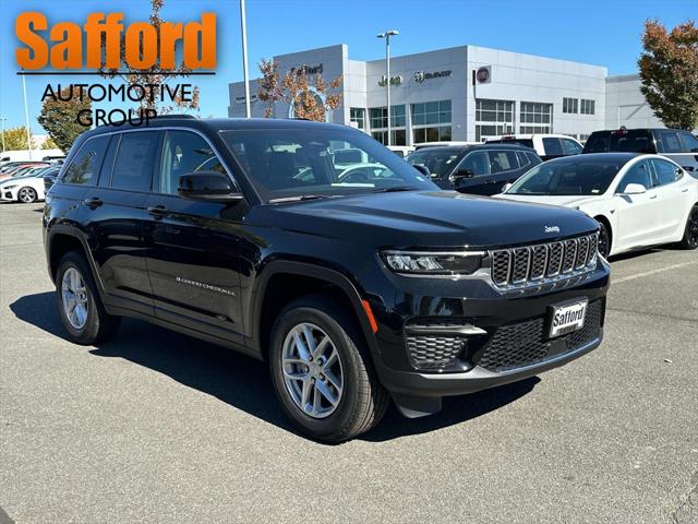 2025 Jeep Grand Cherokee GRAND CHEROKEE LAREDO X 4X4