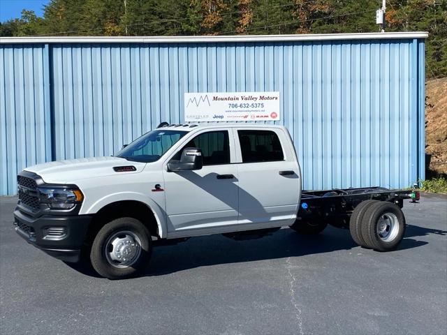 2024 RAM Ram 3500 Chassis Cab RAM 3500 TRADESMAN CREW CAB CHASSIS 4X4 60 CA