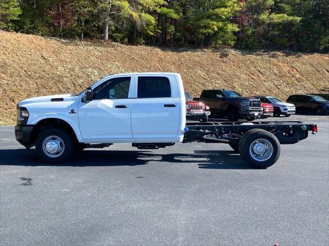 2024 RAM Ram 3500 Chassis Cab RAM 3500 TRADESMAN CREW CAB CHASSIS 4X4 60 CA