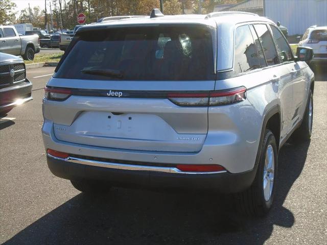 2025 Jeep Grand Cherokee GRAND CHEROKEE LAREDO X 4X4