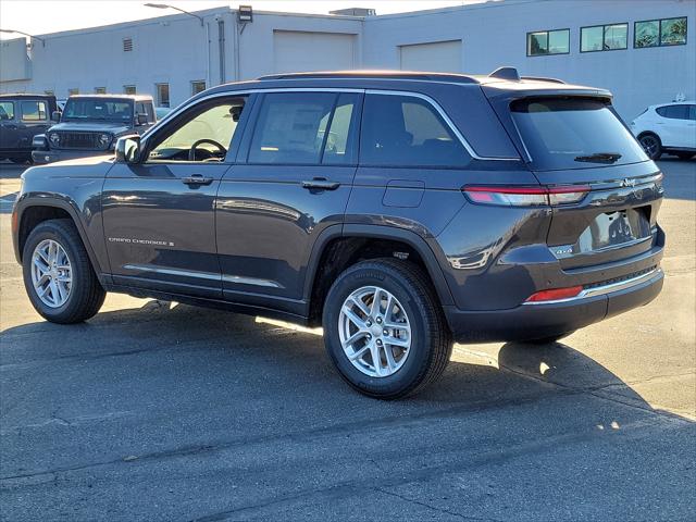 2025 Jeep Grand Cherokee GRAND CHEROKEE LAREDO X 4X4
