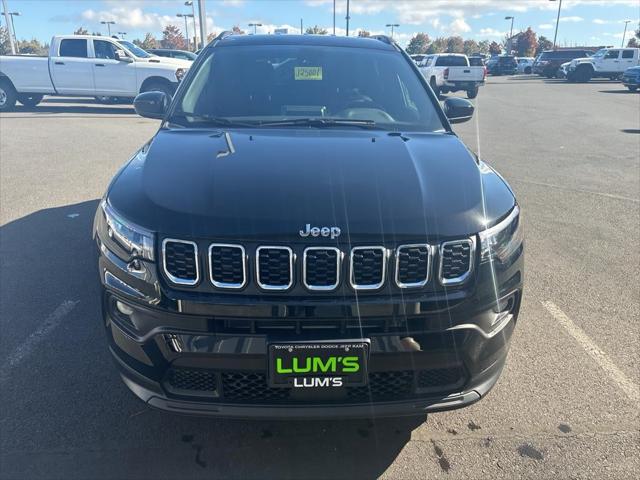 2025 Jeep Compass COMPASS LATITUDE 4X4