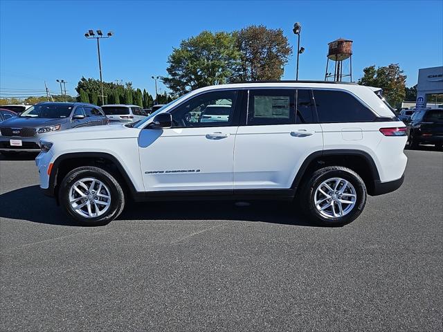 2025 Jeep Grand Cherokee GRAND CHEROKEE LAREDO X 4X4