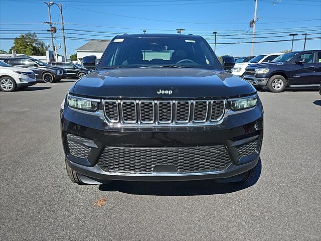 2025 Jeep Grand Cherokee GRAND CHEROKEE LAREDO X 4X4