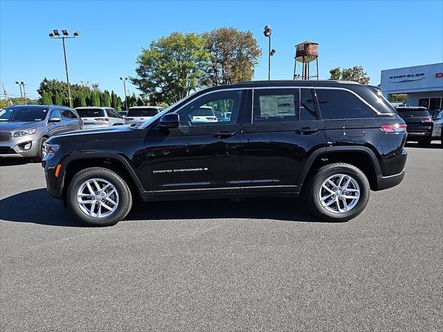 2025 Jeep Grand Cherokee GRAND CHEROKEE LAREDO X 4X4