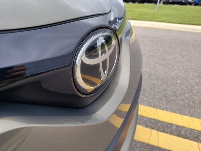 2021 Toyota C-HR XLE 2021 Toyota C-HR XLE