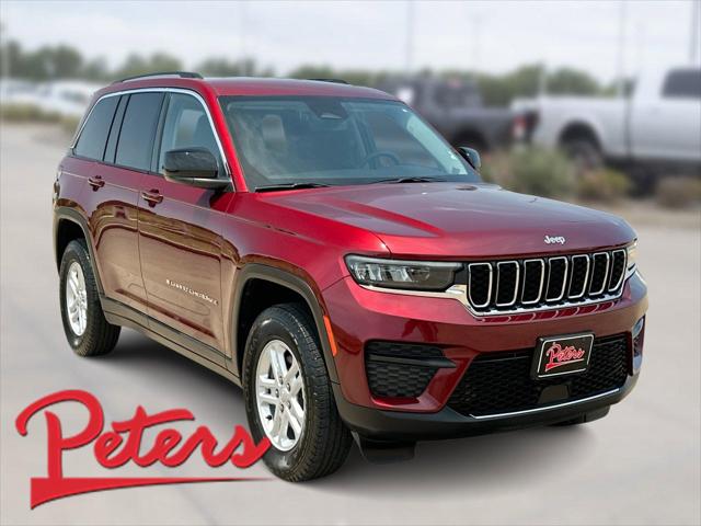 2023 Jeep Grand Cherokee Laredo 4x2