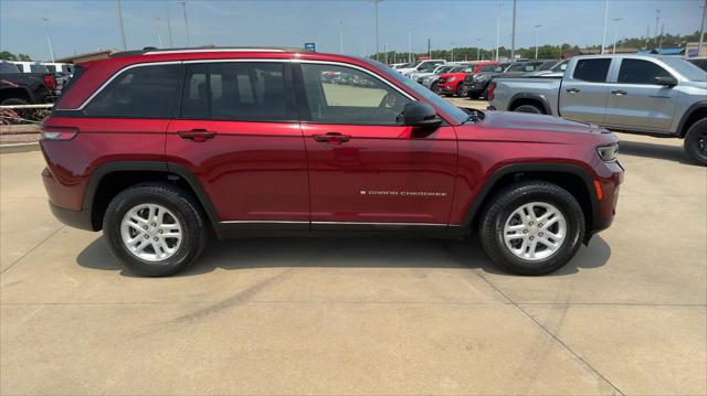 2023 Jeep Grand Cherokee Laredo 4x2