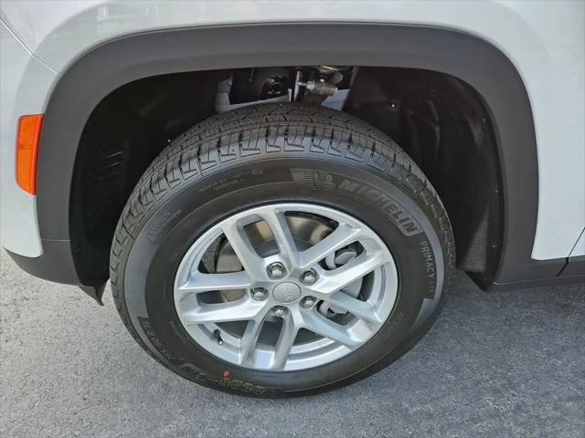 2024 Jeep Grand Cherokee Laredo X 4x2