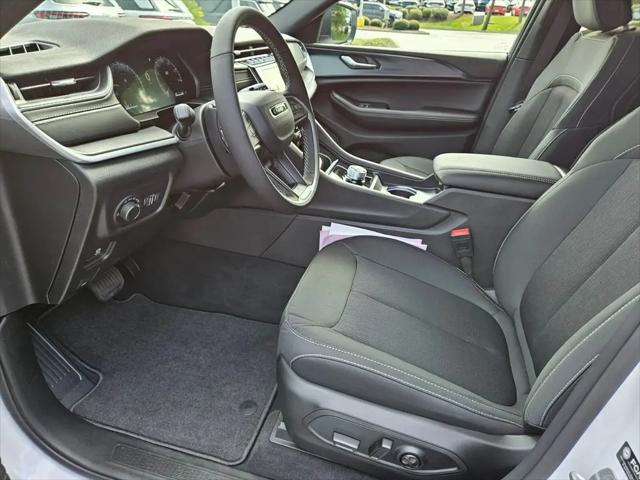 2024 Jeep Grand Cherokee Laredo X 4x2