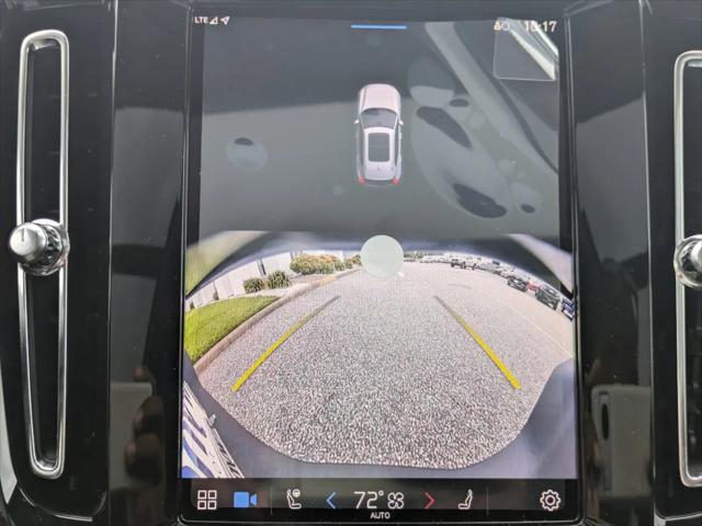 2025 Volvo XC40 B5 Core Bright Theme