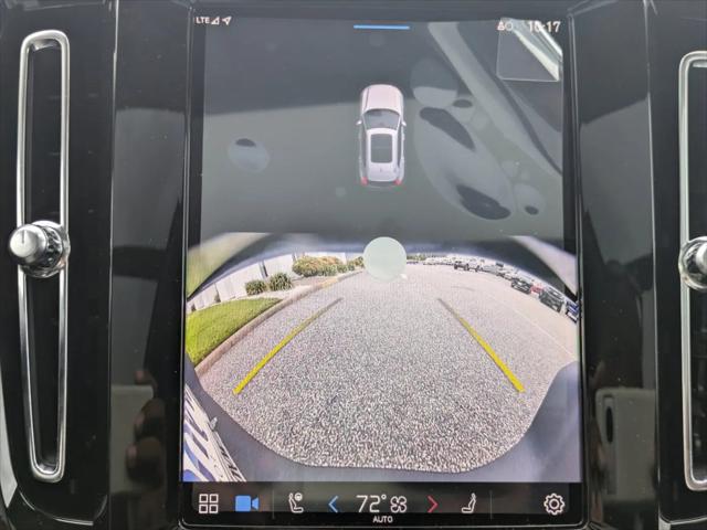 2025 Volvo XC40 B5 Core Bright Theme