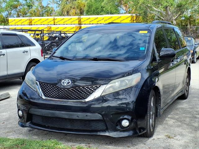 2017 Toyota Sienna SE Premium 8 Passenger