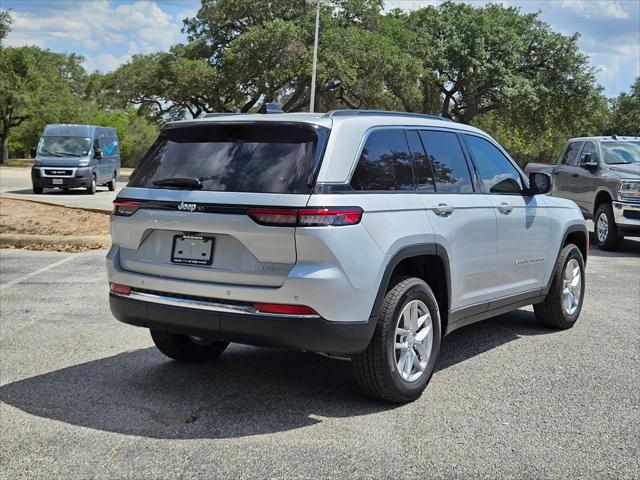 2024 Jeep Grand Cherokee Laredo X 4x2