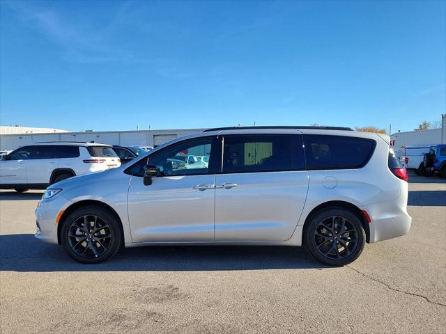 2024 Chrysler Pacifica Limited AWD