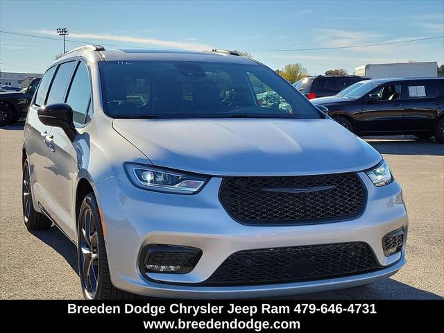2024 Chrysler Pacifica Limited AWD