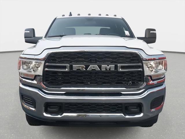 2024 RAM Ram 3500 Chassis Cab RAM 3500 TRADESMAN CREW CAB CHASSIS 4X4 60 CA