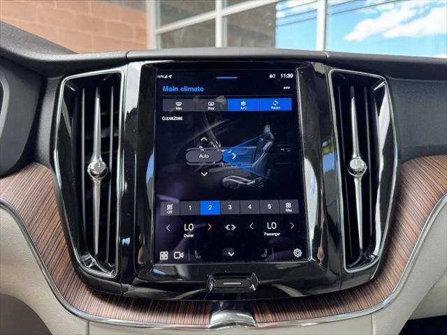 2022 Volvo XC60 B5 Momentum