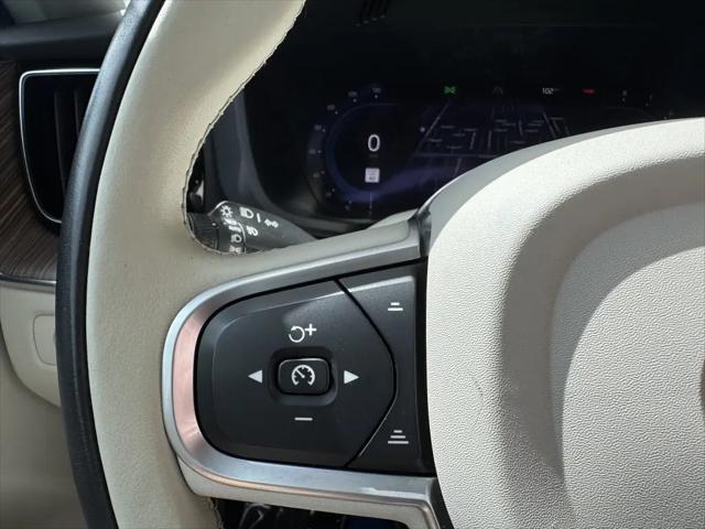 2022 Volvo XC60 B5 Momentum
