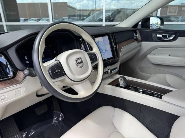 2022 Volvo XC60 B5 Momentum