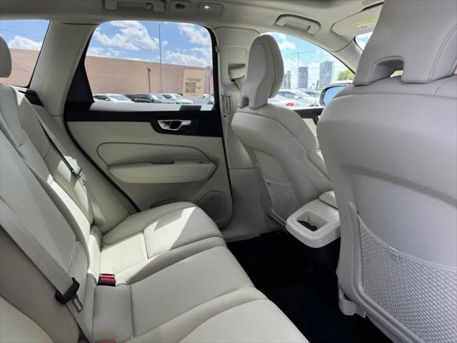 2022 Volvo XC60 B5 Momentum